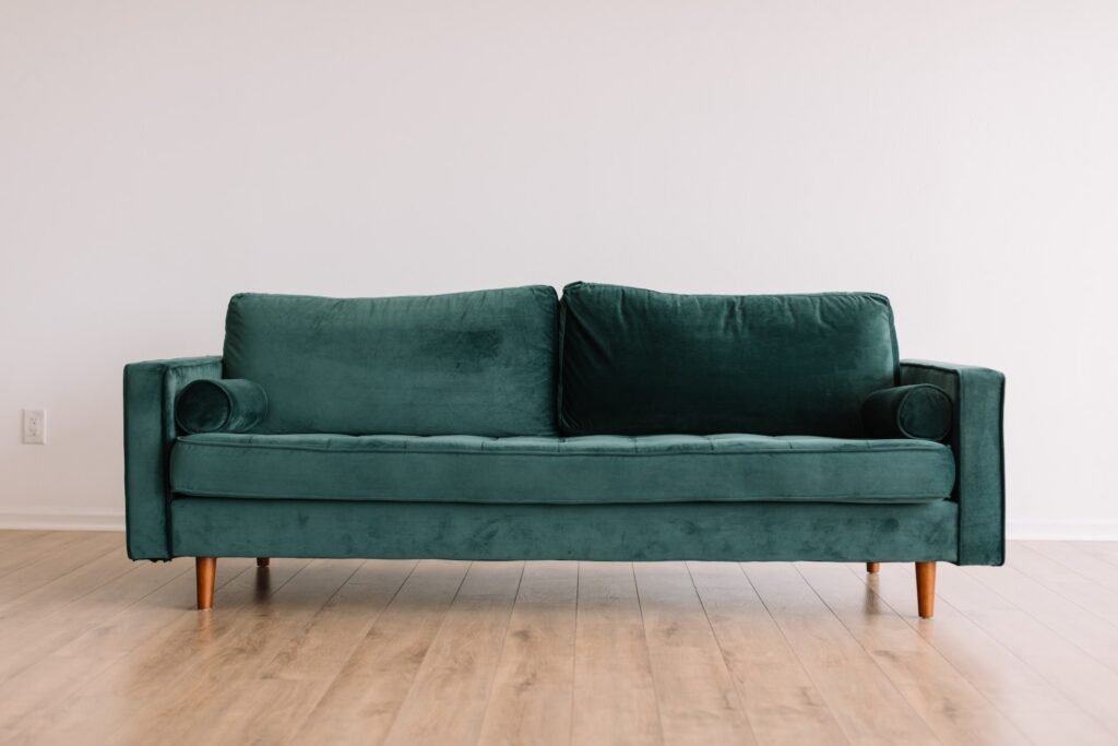 Couch surfing as budget hotel alternative |