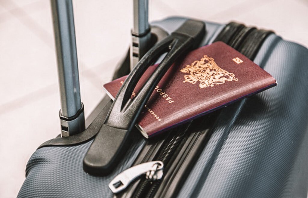 passport-g5f1ebc6ff_640 |