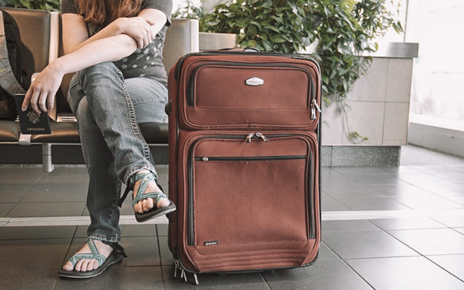 blog post about how to pack in a carry-on for a week