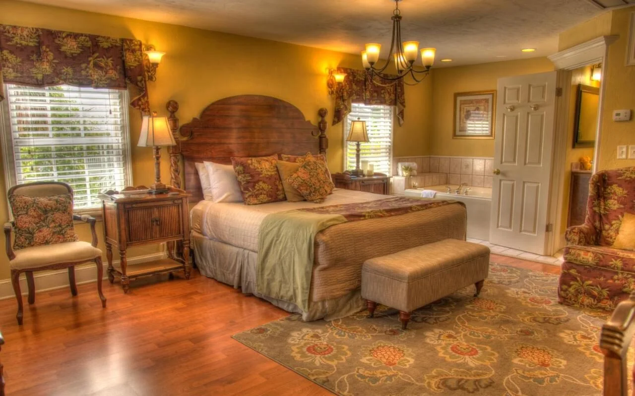 424801059 | blog post about romantic hotels with jacuzzi in room