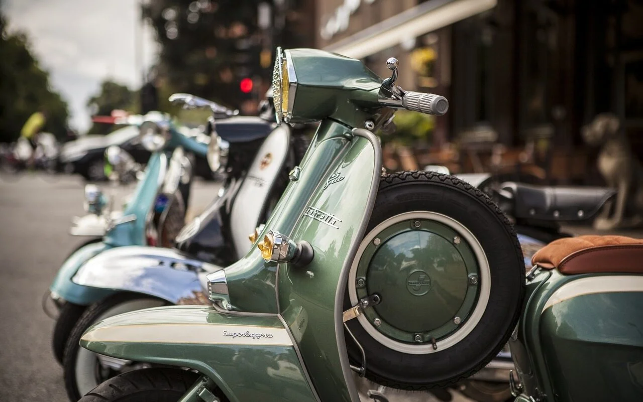scooter-moped-vehicle-4062921 | scooter, moped, vehicle-4062921.jpg