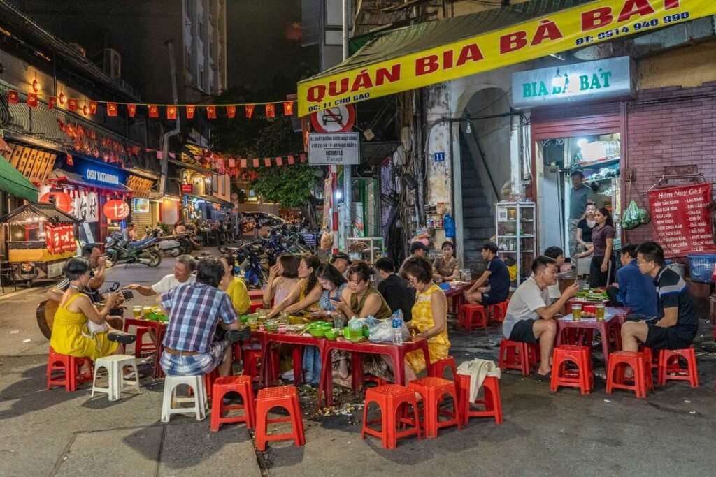 Hanoi street food restaurant